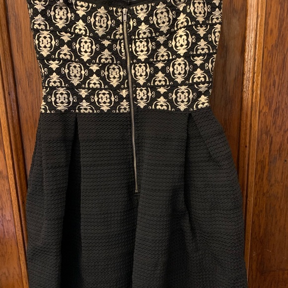 Boutique Holiday Dress - Picture 4 of 5